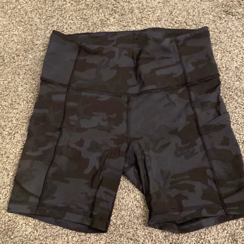 Lululemon High Rise 4”
